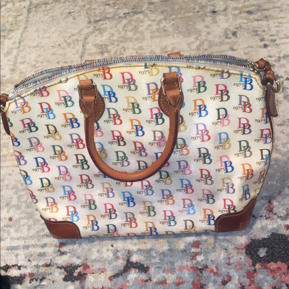 Dooney & bourke purse